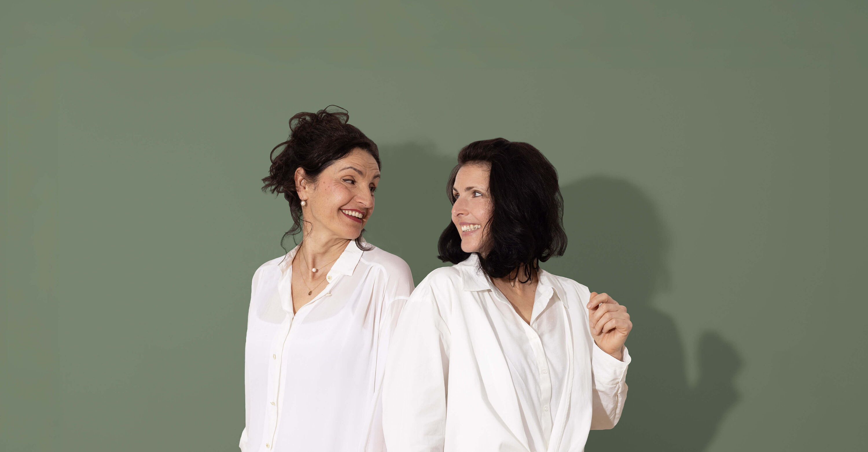 Headerbild: Zahnärztin Kathrin Holzmann und Dr. Waltraud Geitz